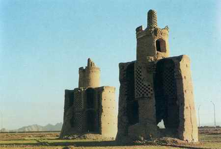 руины древних иранских голубятен